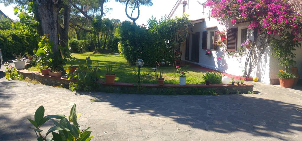 La Corte Delle Rose B&B Прая-а-Маре Екстер'єр фото